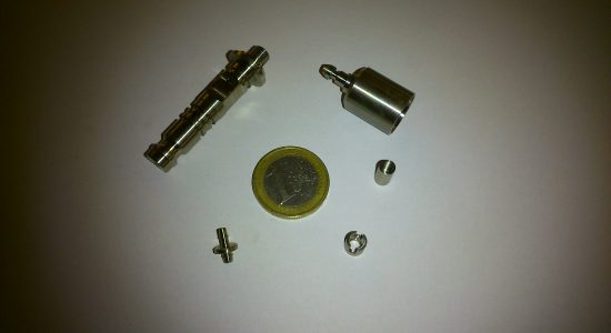 micro raccords pneumatique hydraulique pièces de 1 euro microtechnique petite dimension
